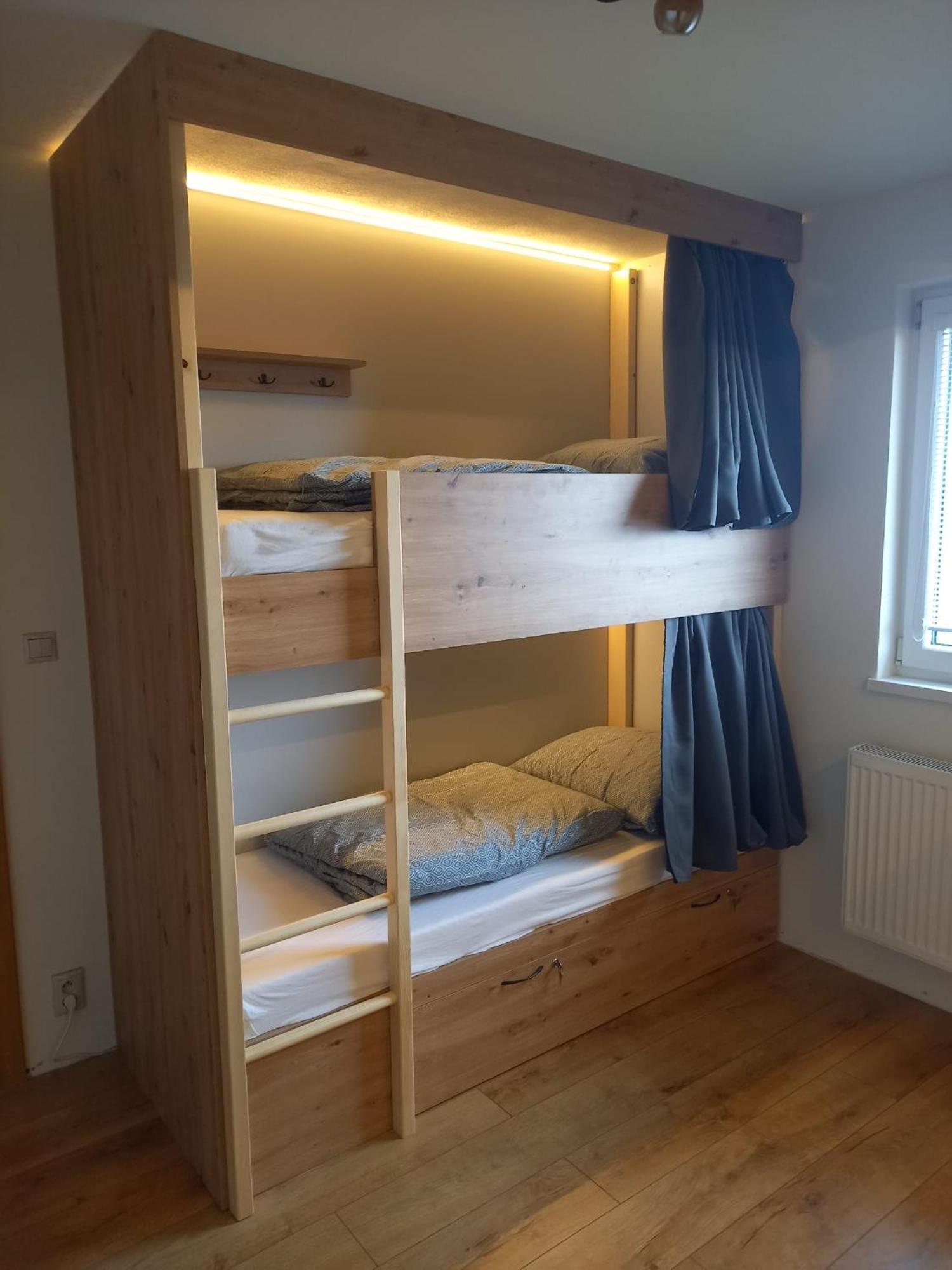 Sherpa'S Hostel High Tatras Strbske Pleso Bagian luar foto