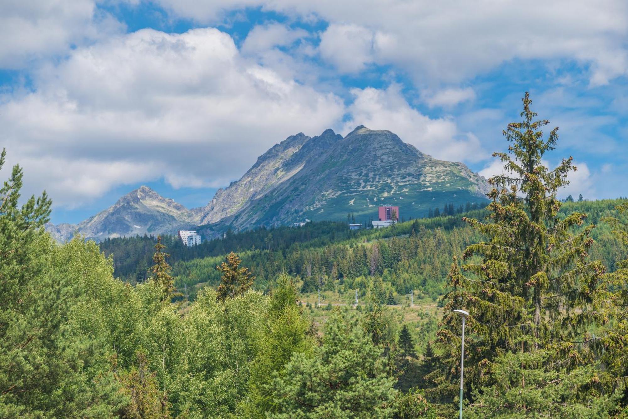 Sherpa'S Hostel High Tatras Strbske Pleso Bagian luar foto