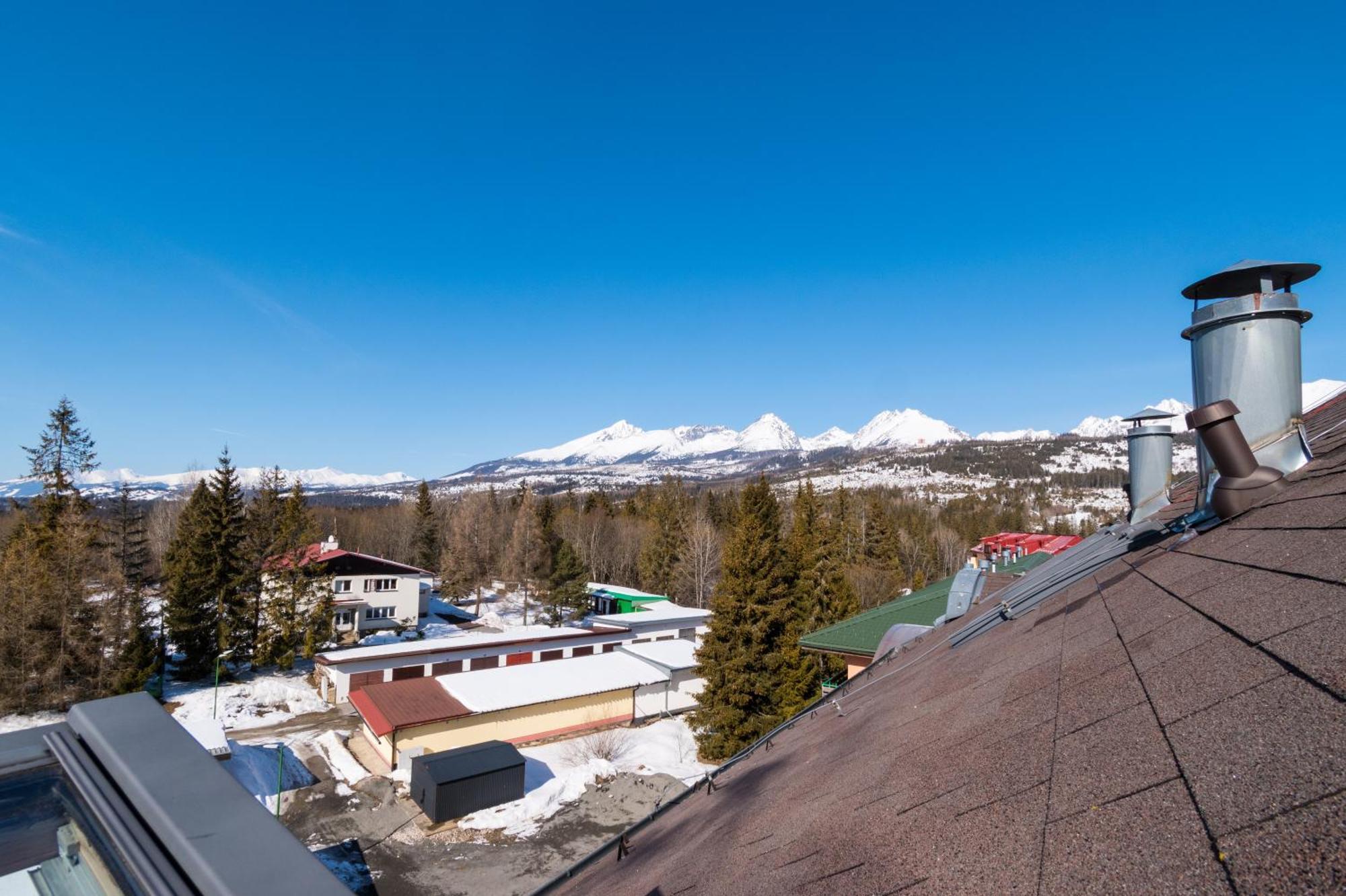 Sherpa'S Hostel High Tatras Strbske Pleso Bagian luar foto