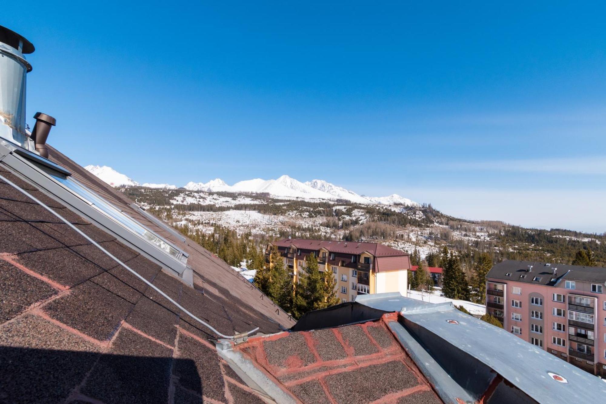 Sherpa'S Hostel High Tatras Strbske Pleso Bagian luar foto