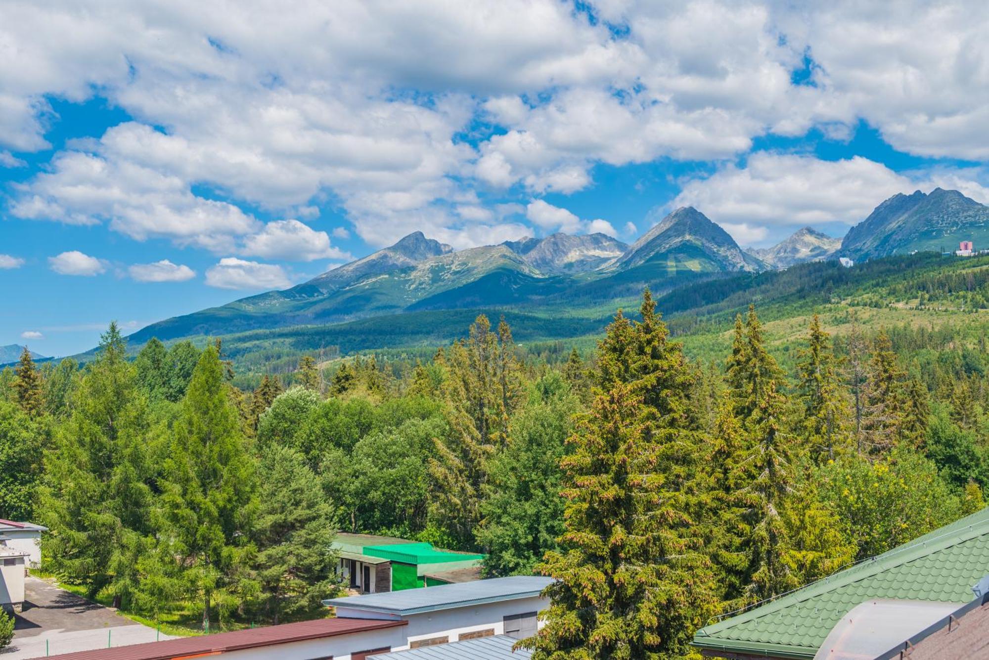 Sherpa'S Hostel High Tatras Strbske Pleso Bagian luar foto
