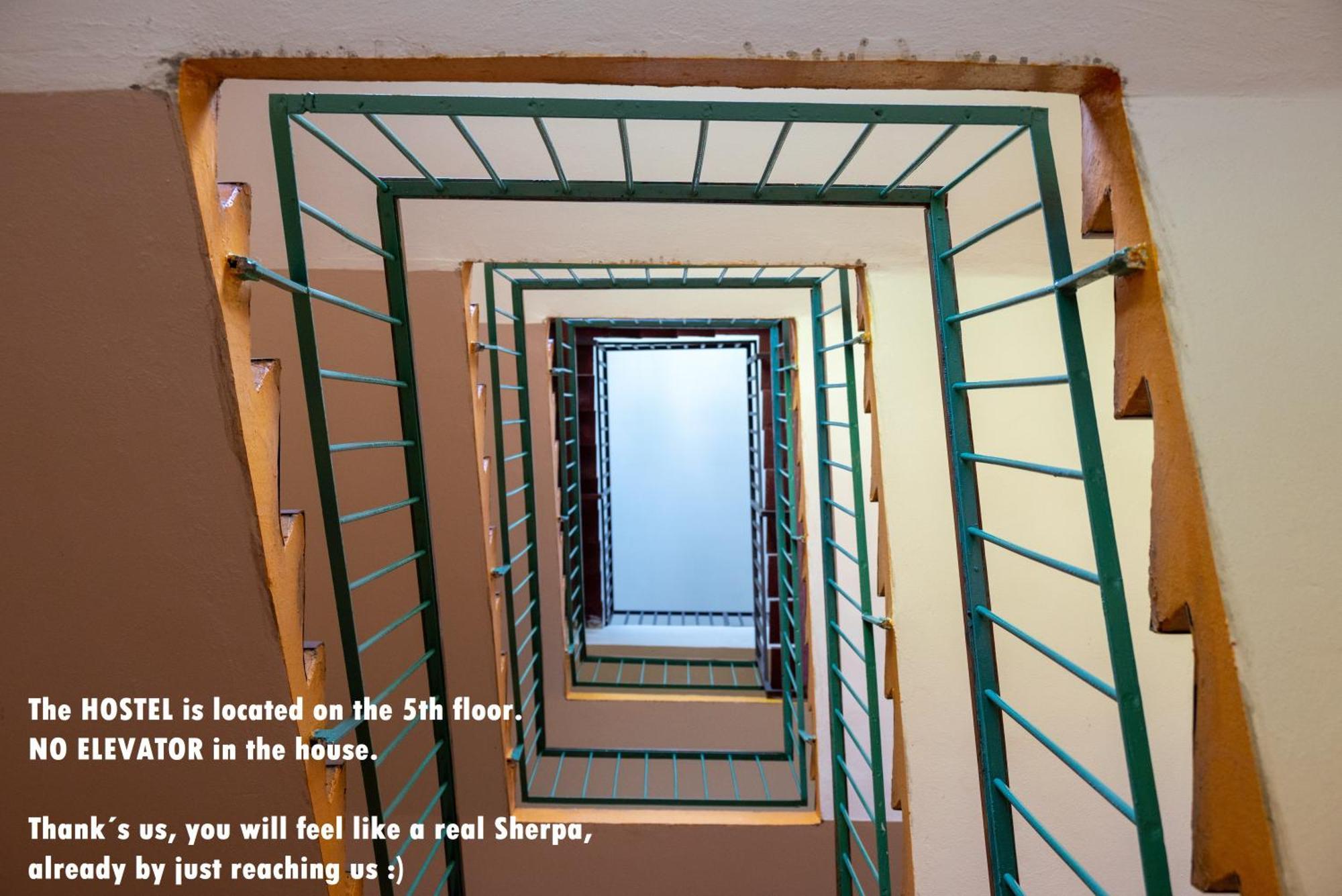 Sherpa'S Hostel High Tatras Strbske Pleso Bagian luar foto